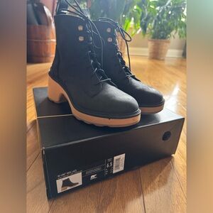 Sorel Women’s Hi-Line Heel Lace Boots size 6.5 Waterproof